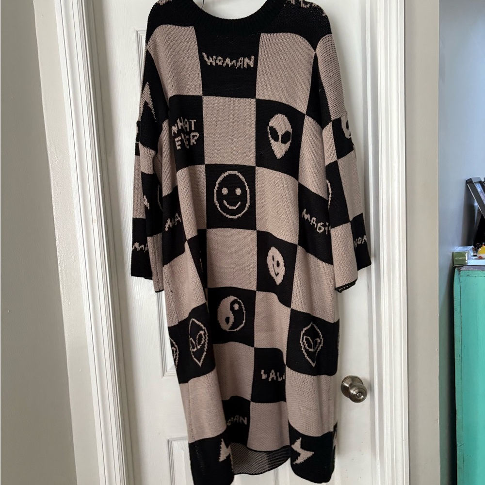 Dressed in LALA Black and Tan Graphic Long Sleeve Dress